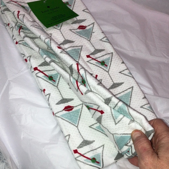 Kate Spade NWT Set of 2  Martini Pattern kitchen towels - Picture 6 of 7